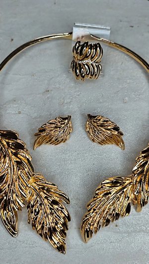 Conjunto folhas Douradas