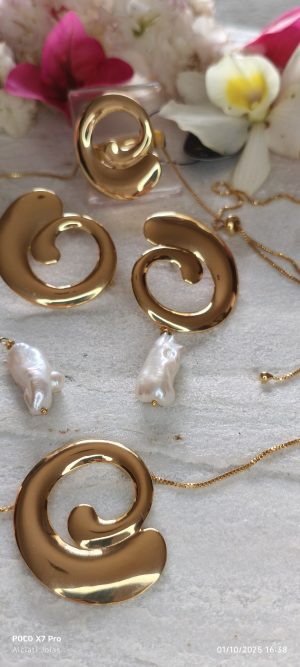 Conjunto metalização ouro.