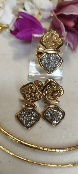 conjunto anel e brinco em drusa prata e dourada. 
três modelos de aros 
todos no banho italiano no ouro 18 k