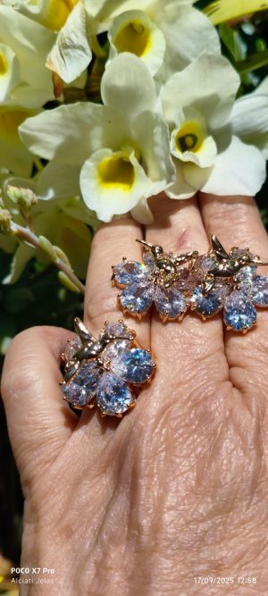 Conjunto maravilhoso em pedras Espinelio