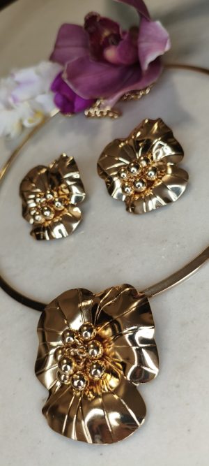 Conjunto Flores 
Banho ouro 18 k