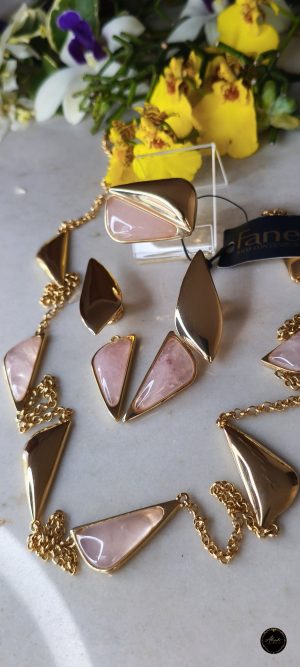 Conjunto Quartzo Rosa
Disponível somente o Conjunto