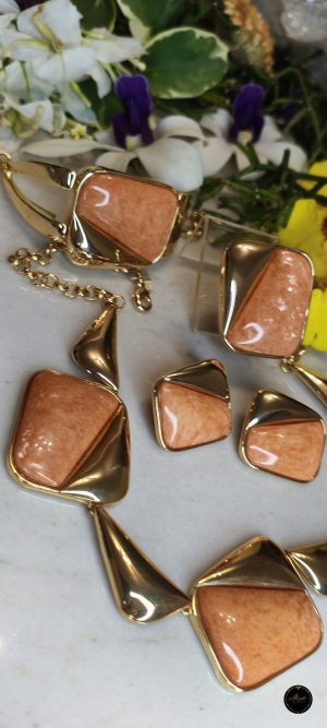 Conjunto de pedras naturais.  
Amazonita Laranja 