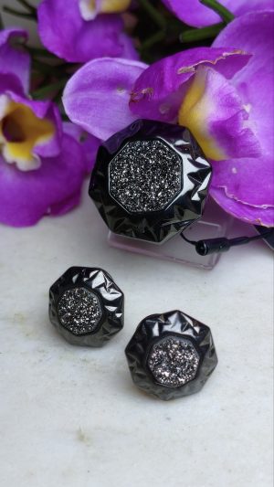 Conjunto em metalização negra com microzirconias negras.